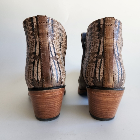 Ariat Pendelton Dixon Ankle Boot Weathered Brown Snip Toe Western Aztec Print 9B - Picture 10 of 16